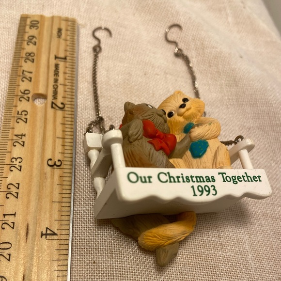 Vintage cat ornament Hallmark Our Christmas Together 1993 cat couple on a Swing - Picture 7 of 16